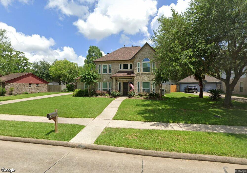 1402 Oak Hollow Dr, Friendswood, TX 77546 - photo 1