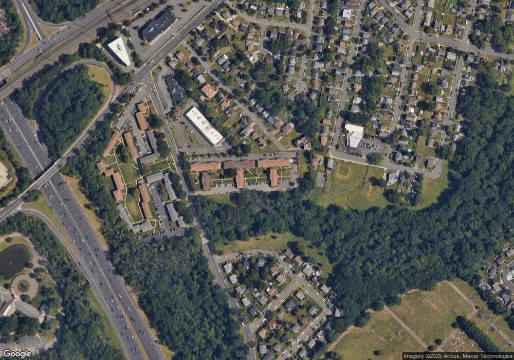 55 Gill Ln unit 47, Iselin, NJ 08830 - photo 1