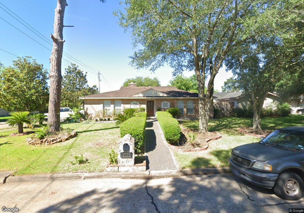 16738 Tibet Rd, Friendswood, TX 77546 - photo 1