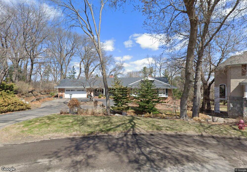 14060 Stonegate Ln, Minnetonka, MN 55345 - photo 1