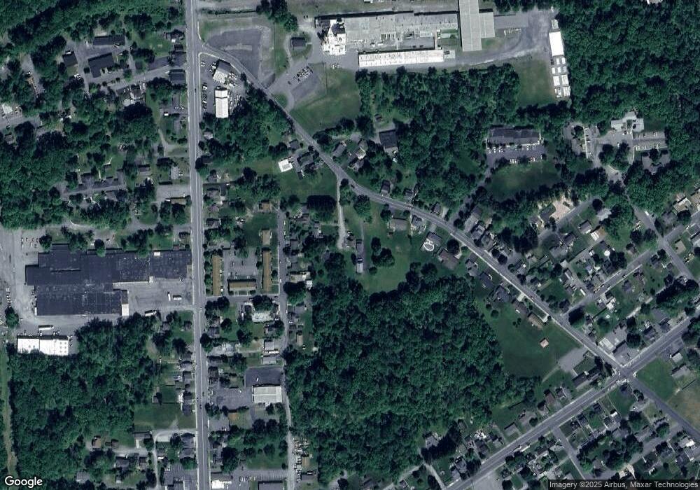 758 Pear St, Wind Gap, PA 18091 - photo 1