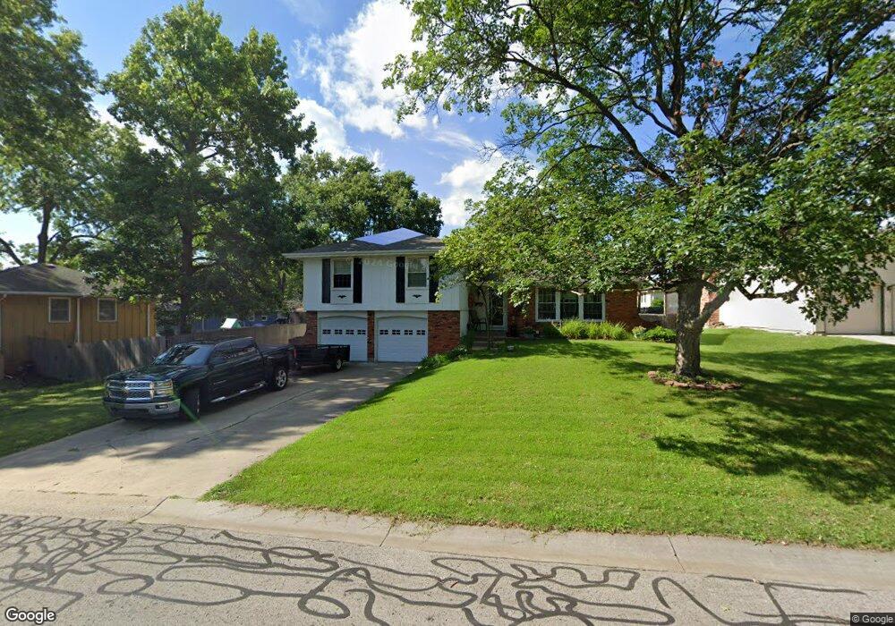 11606 Mcanany Dr, Shawnee, KS 66203 - photo 1