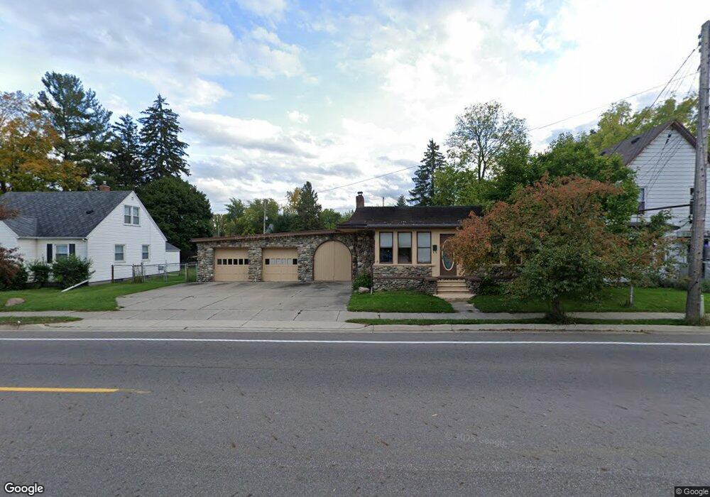 901 W Mount Hope Ave, Lansing, MI 48910 - photo 1