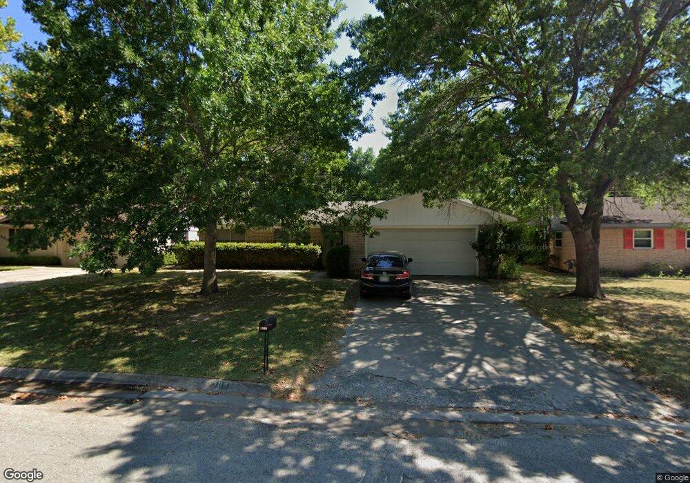 1308 Lynwood St, Gainesville, TX 76240 - photo 1