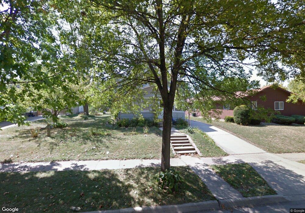 1009 Walnut St, Cedar Falls, IA 50613 - photo 1