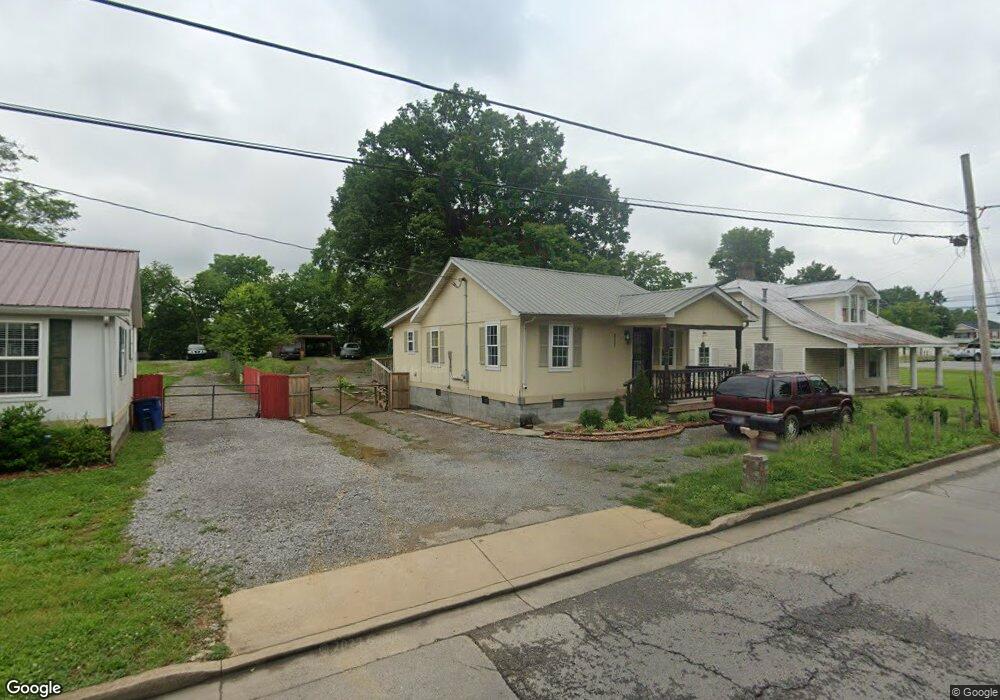 1023 Lipscomb St, Shelbyville, TN 37160 - photo 1