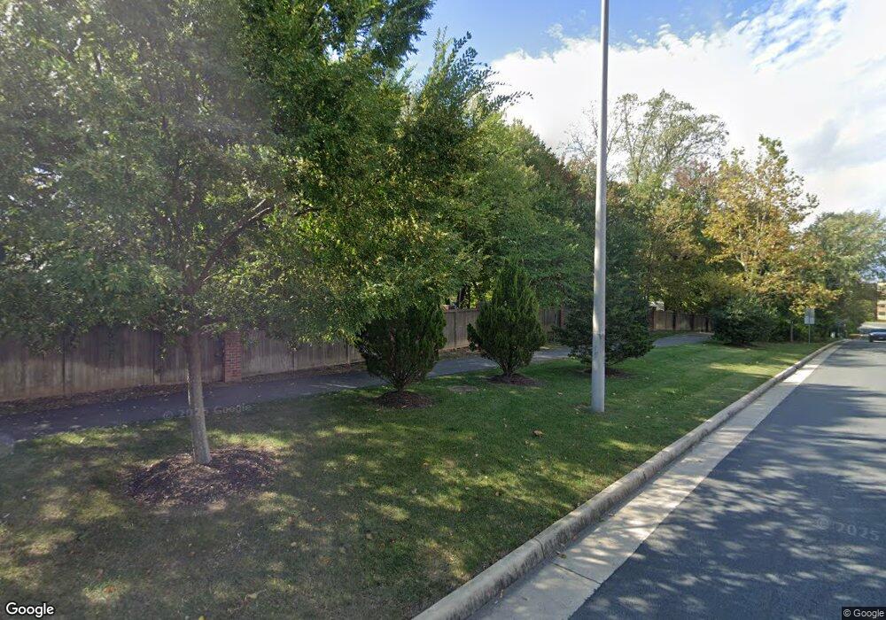 3048 Hickory Grove Ct, Fairfax, VA 22031 - photo 1