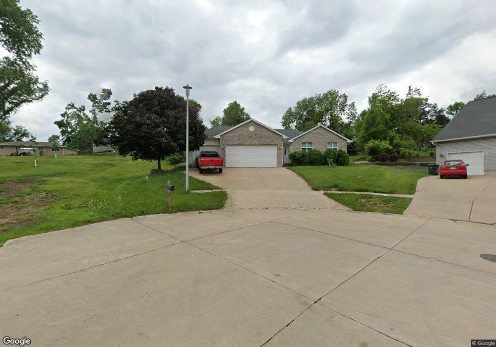 1810 Hollow View Ct NW, Cedar Rapids, IA 52405 - photo 1