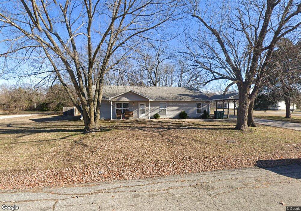 1204 S 25th St, Parsons, KS 67357 - photo 1