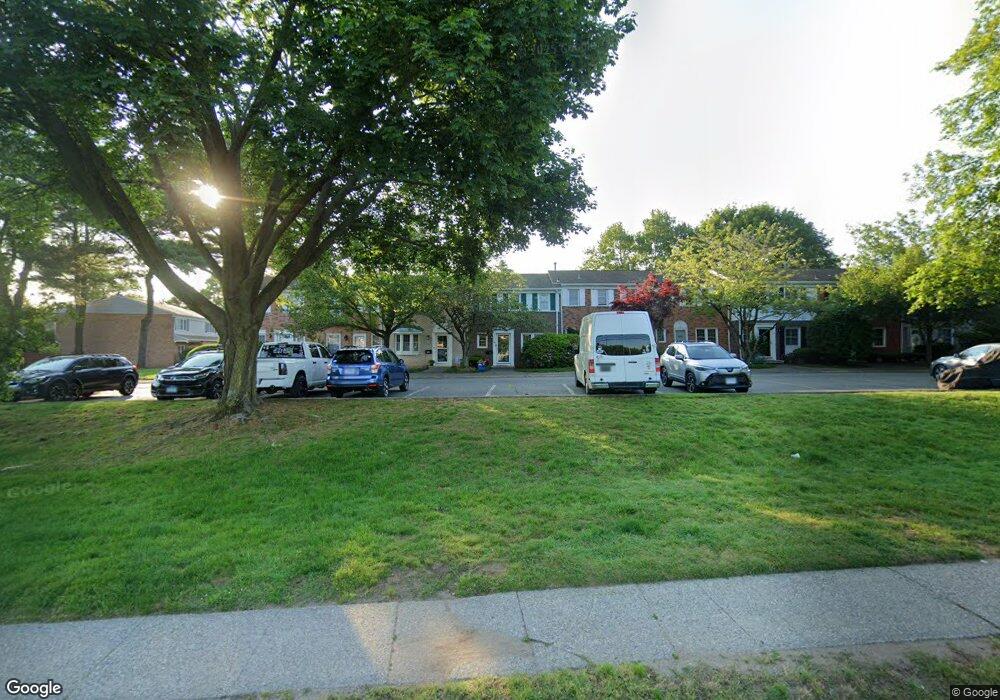 184 Penn Common unit 184, Milford, CT 06460 - photo 1