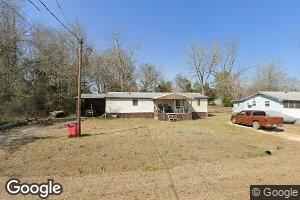 56 Island St, Lumber City, GA 31549