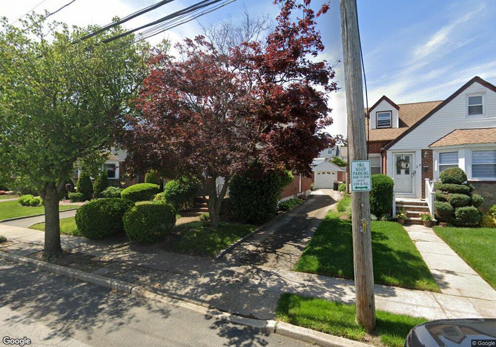 28 Jefferson St, Franklin Square, NY 11010 - photo 1