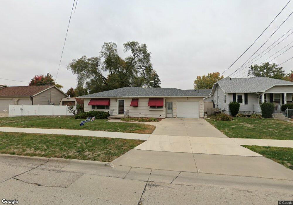 604 S 11th Ave W, Newton, IA 50208 - photo 1
