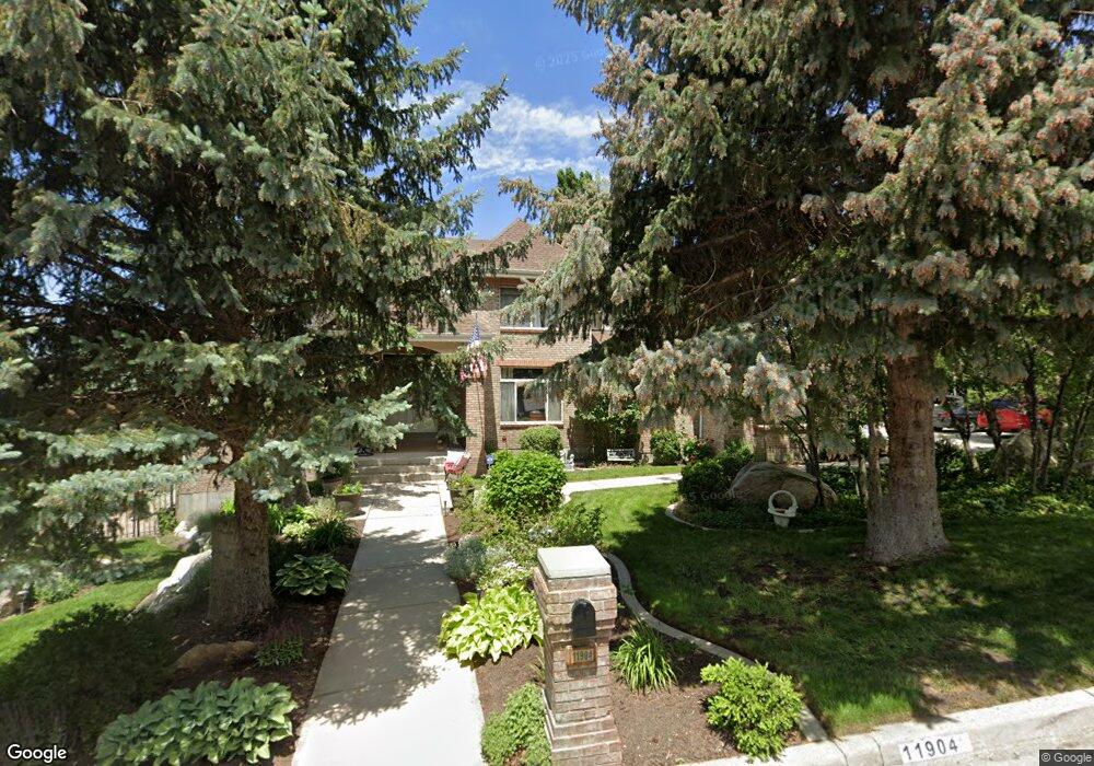 11904 S Hidden Canyon Ln, Sandy, UT 84092 - photo 1
