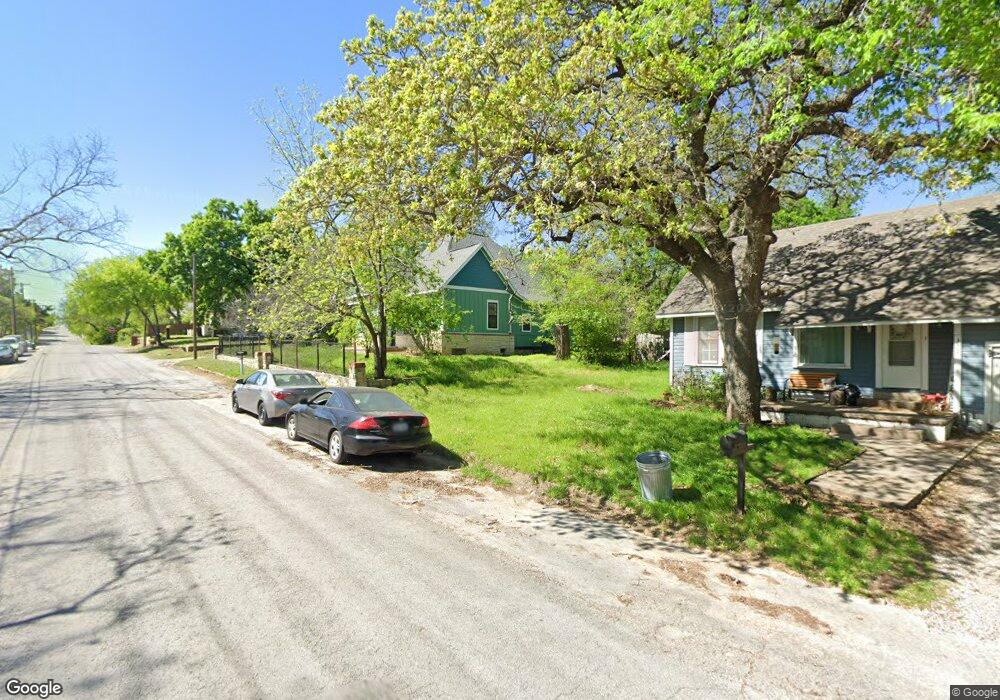 311 N Alamo St, Weatherford, TX 76086 - photo 1