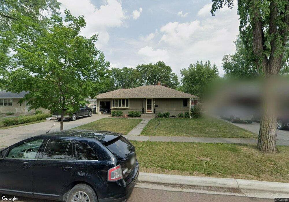 2305 9th St N, Fargo, ND 58102 - photo 1