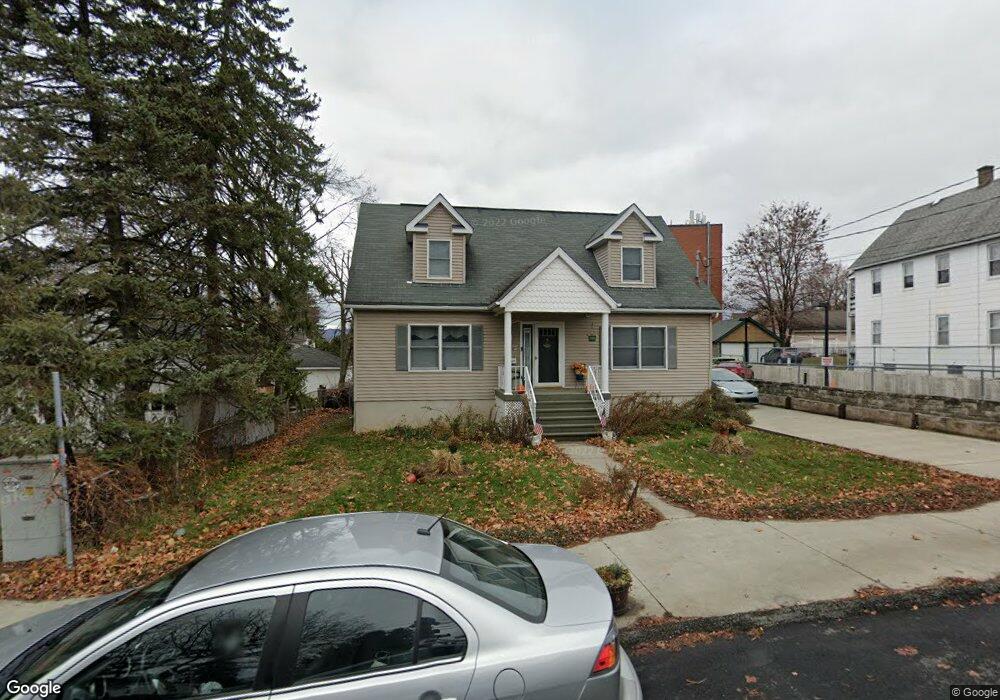 207 N Apple St, Dunmore, PA 18512 - photo 1