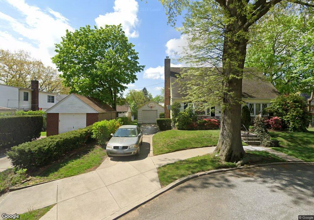 25910 62nd Ave, Little Neck, NY 11362 - photo 1