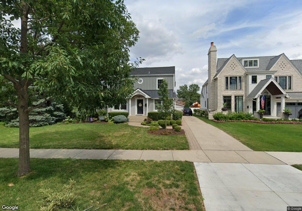 393 S Prairie Ave, Elmhurst, IL 60126 - photo 1