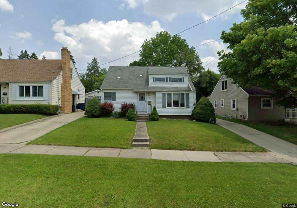 1537 Bradley Ave, Flint, MI 48503 - photo 1