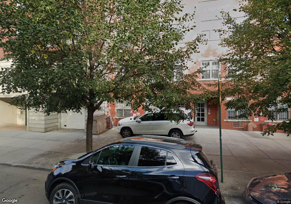 25-40 38 Th St unit 3-B, New York City, NY 11103 - photo 1