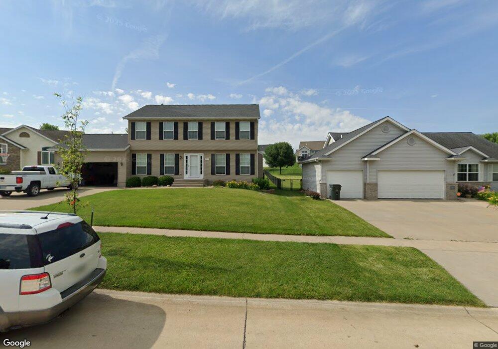 2513 Summerwood Ct SW, Cedar Rapids, IA 52404 - photo 1