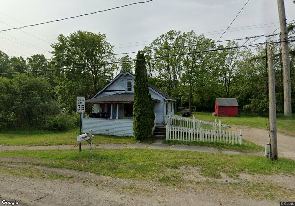 1190 E Carpenter Rd, Flint, MI 48505 - photo 1