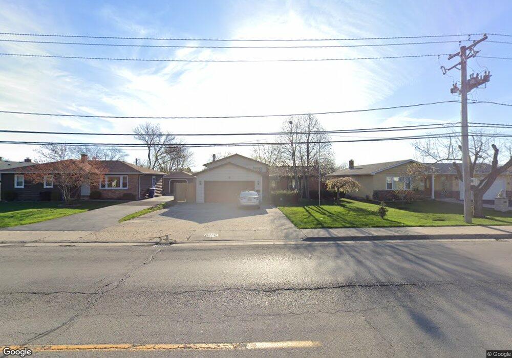 1323 N Mcaree Rd, Waukegan, IL 60085 - photo 1