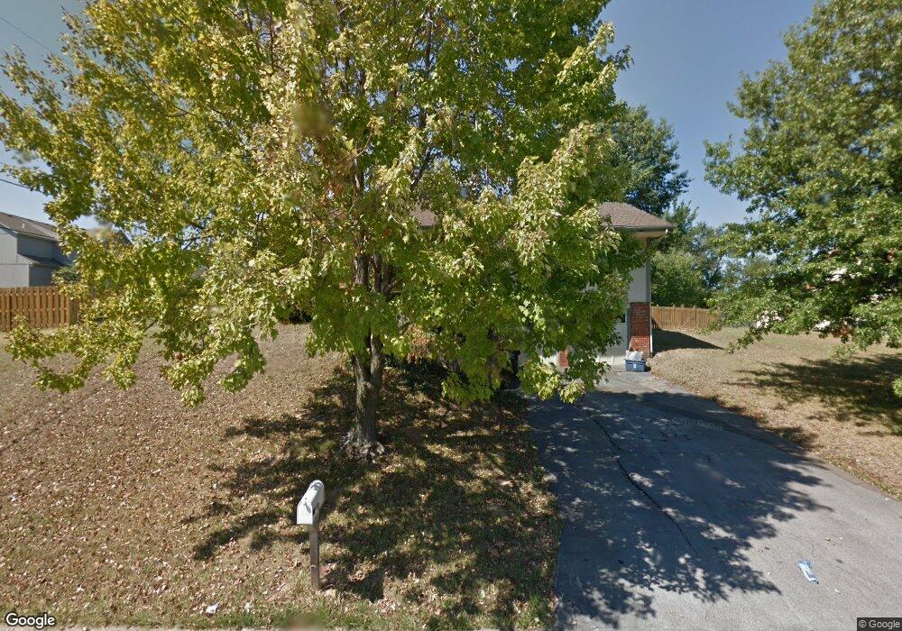 5230 Longview Rd, Shawnee, KS 66218 - photo 1