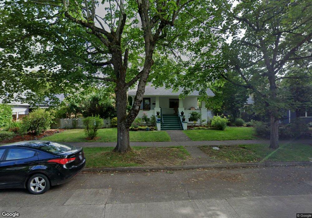 962 W 8th Alley, Eugene, OR 97402 - photo 1