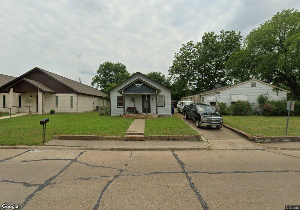 603 E Martin Luther King Dr, Ennis, TX 75119 - photo 1