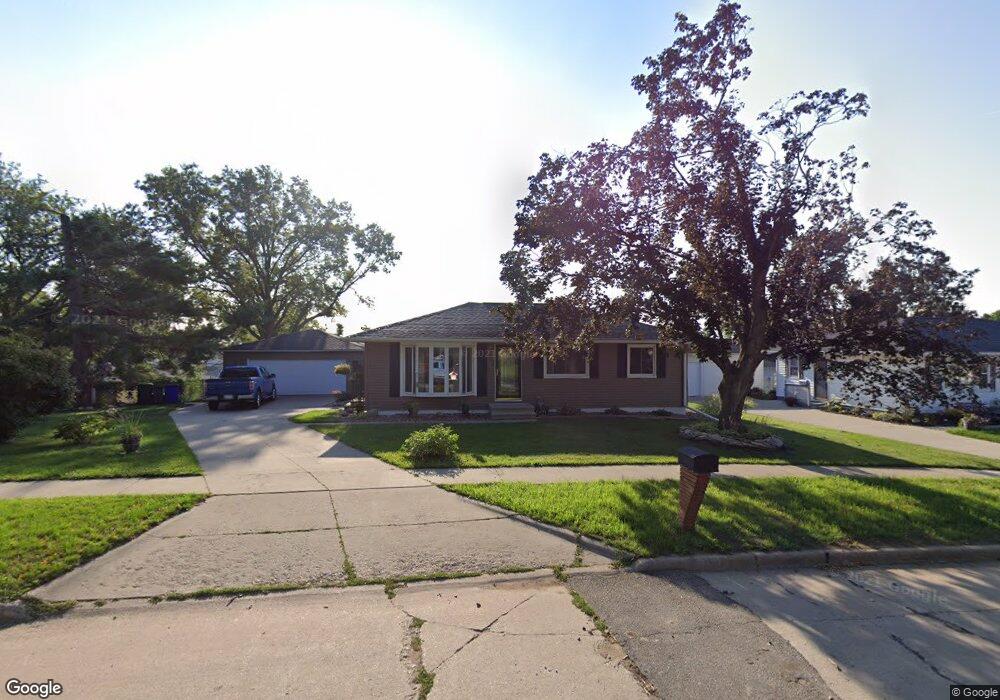 3101 Harvest Hill Rd SW, Cedar Rapids, IA 52404 - photo 1