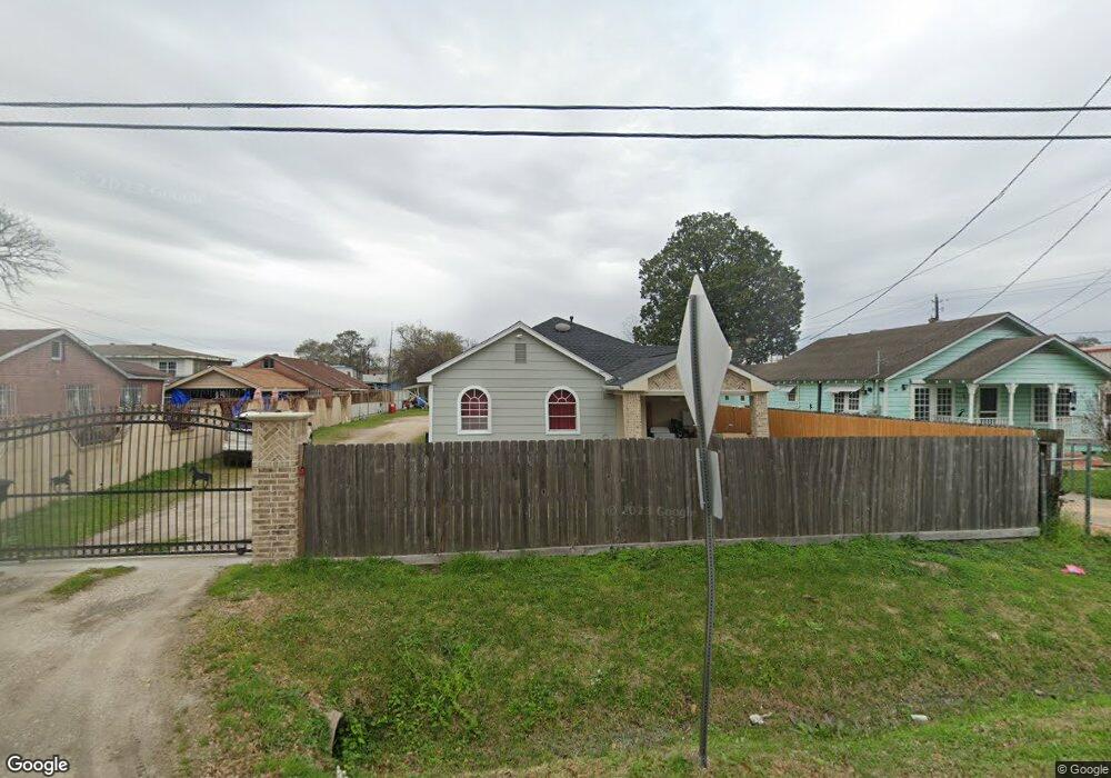 739 Eubanks St, Houston, TX 77022 - photo 1