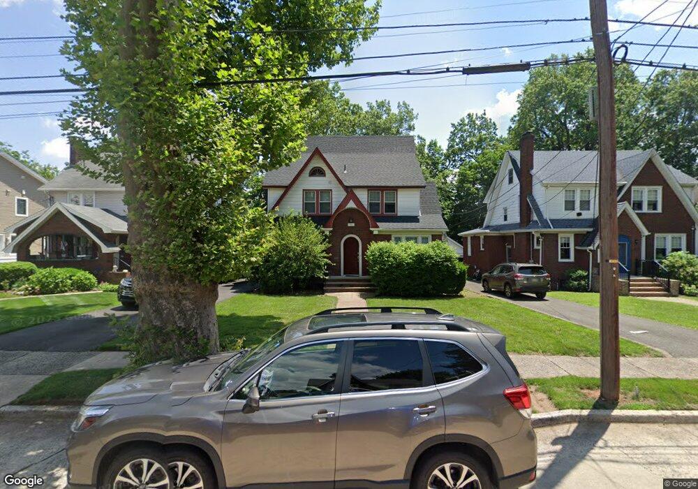 1285 Dickerson Rd, Teaneck, NJ 07666 - photo 1