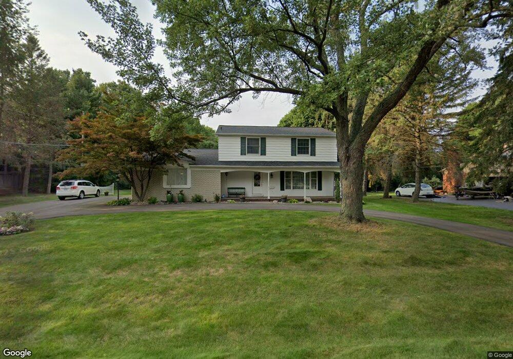 633 Foxhall Rd, Bloomfield Hills, MI 48304 - photo 1