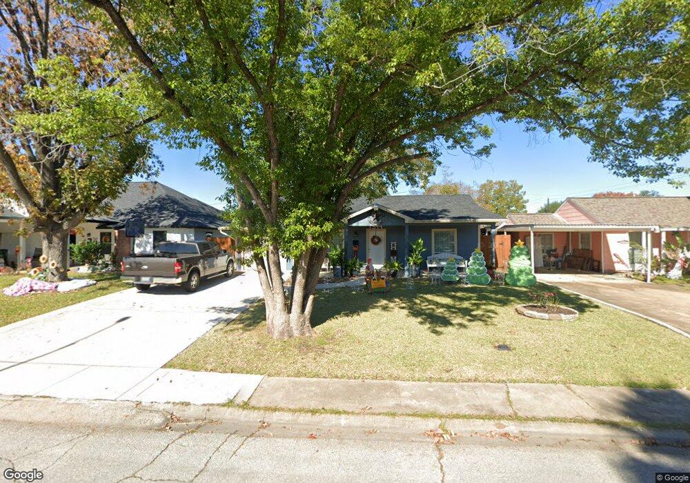 7349 Lakehurst Dr, Houston, TX 77087 - photo 1