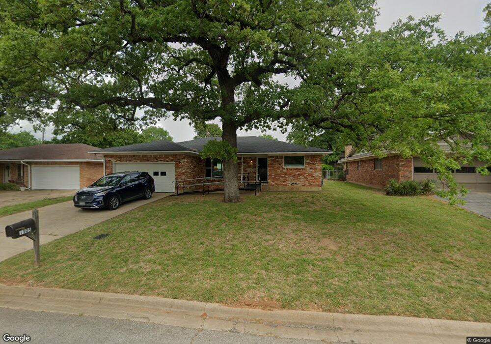 1305 Crestview Dr, Denison, TX 75020 - photo 1
