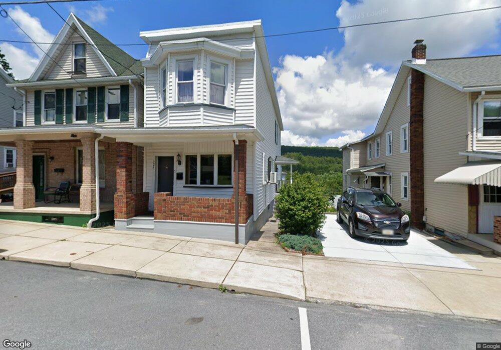 323 E Patterson St, Lansford, PA 18232 - photo 1