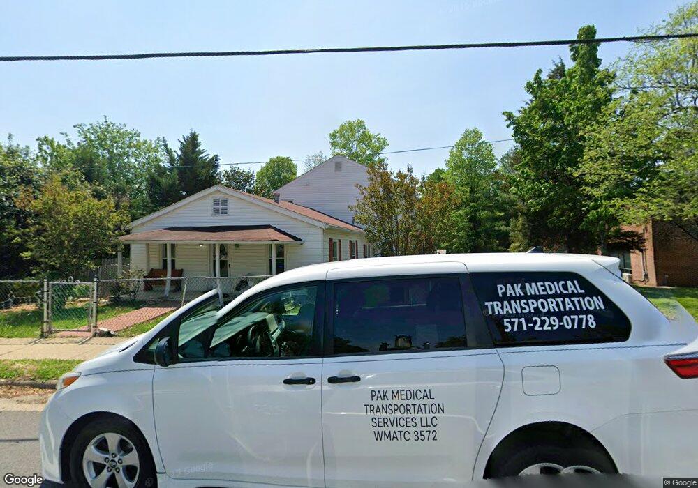 2415 Beacon Hill Rd, Alexandria, VA 22306 - photo 1