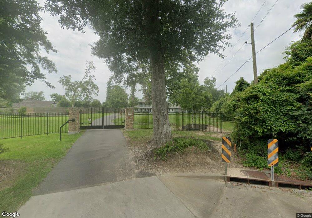 919 Treasure Ln, Lake Charles, LA 70605 - photo 1