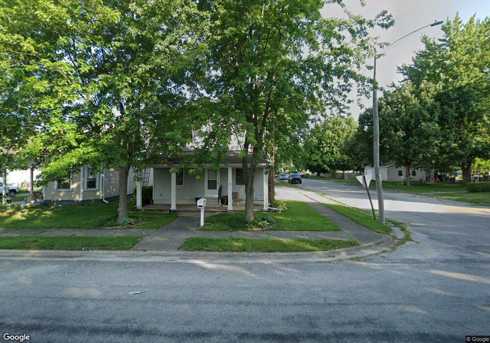 529 N Sherman St, Lincoln, IL 62656 - photo 1