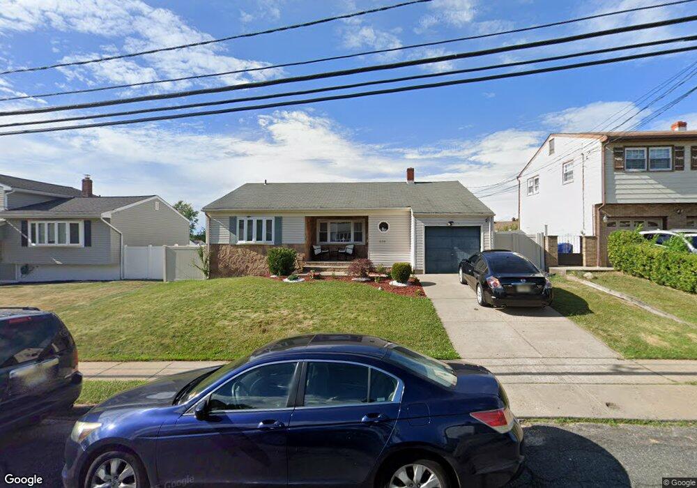 638 Franklin Dr, Perth Amboy, NJ 08861 - photo 1