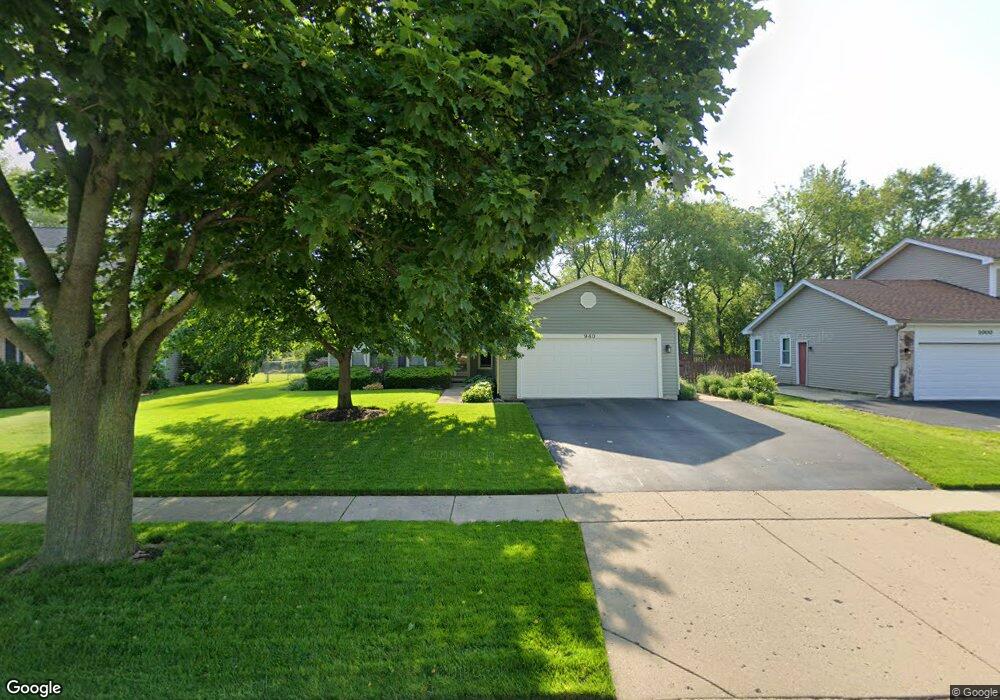 940 Applewood Ln, Algonquin, IL 60102 - photo 1