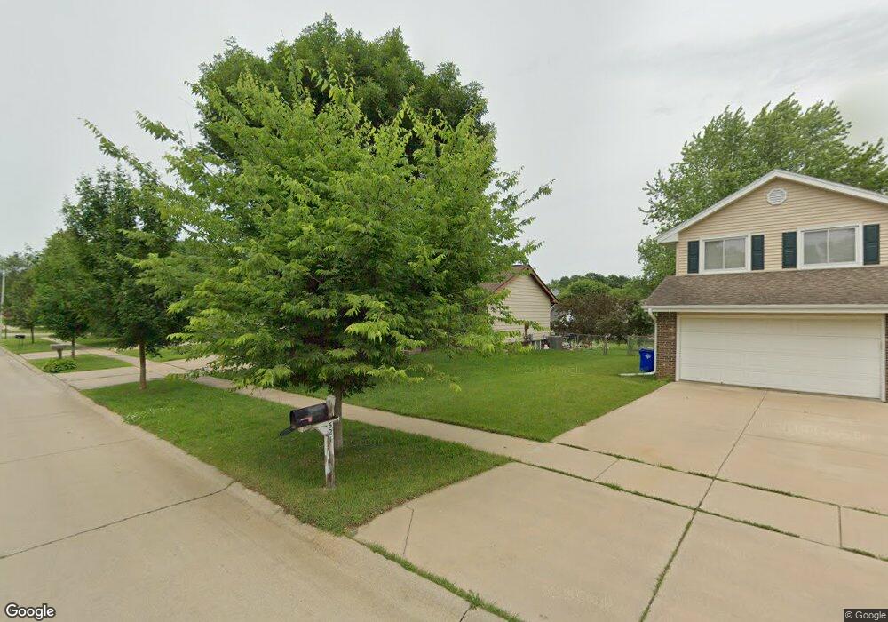 529 Zelda Dr NW, Cedar Rapids, IA 52405 - photo 1