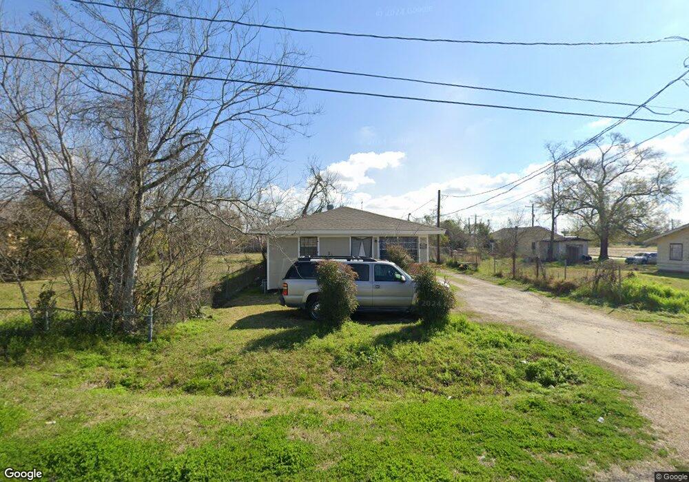 210 N 1st Ave, Lake Charles, LA 70601 - photo 1