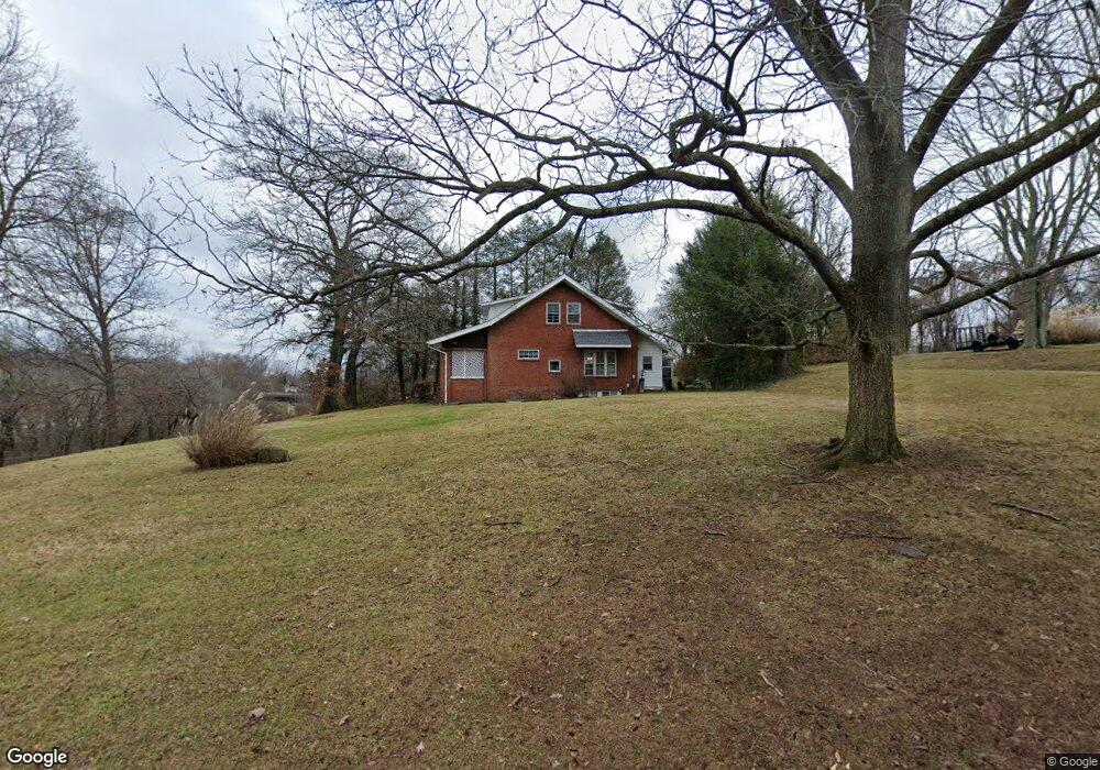 404 Twin Oaks Dr, Johnson City, TN 37601 - photo 1