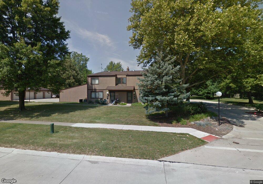 9596 Fernwood Dr unit 9596, Olmsted Falls, OH 44138 - photo 1