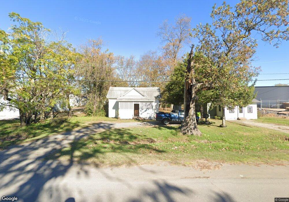 1007 E 2nd St, Stuttgart, AR 72160 - photo 1