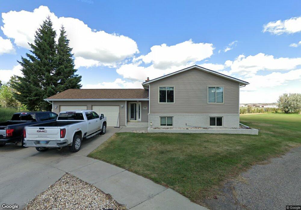 2802 Skyway Ct, Williston, ND 58801 - photo 1
