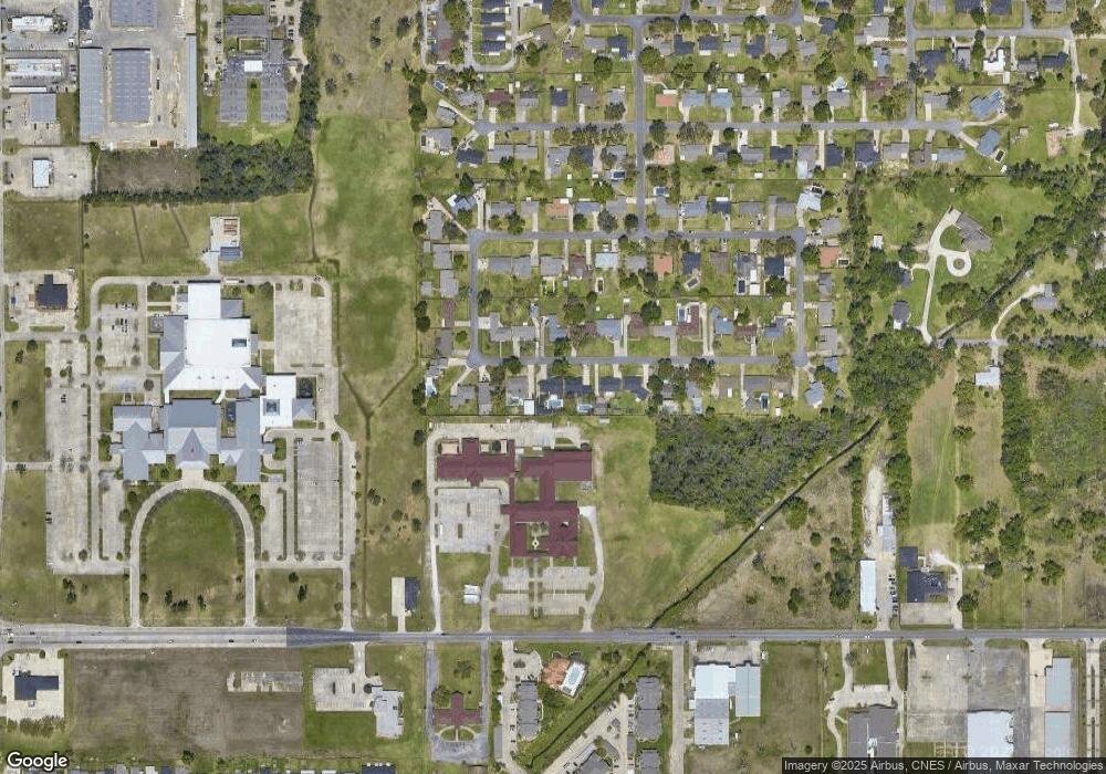 1519 S Greenfield Cir, Lake Charles, LA 70605 - photo 1